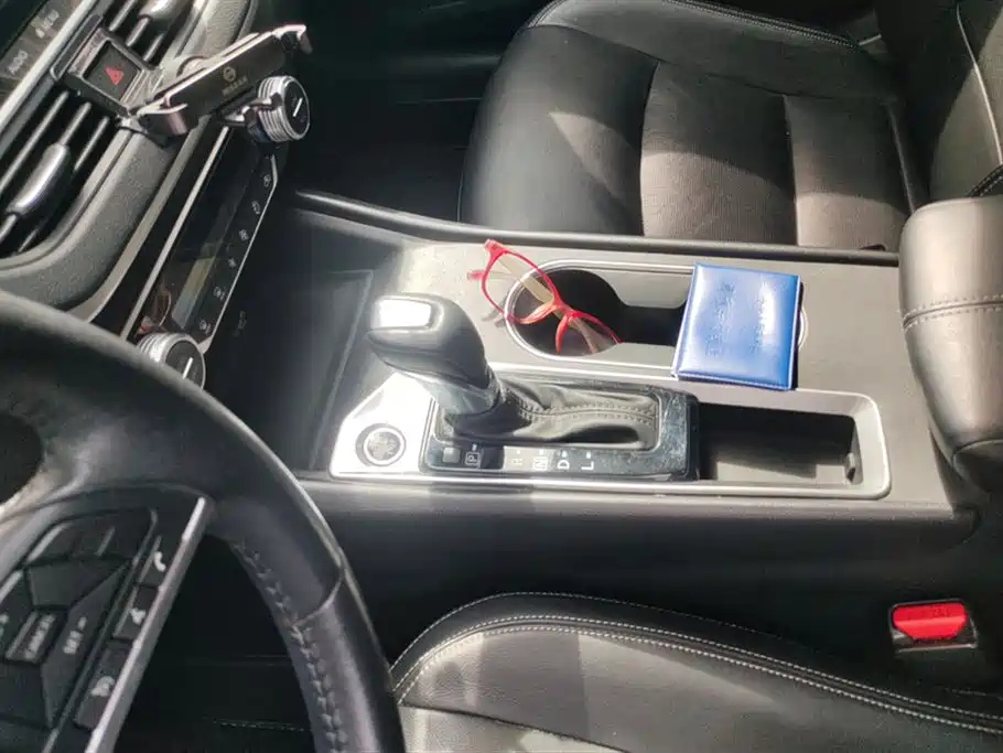 NISSAN TEANA 2020