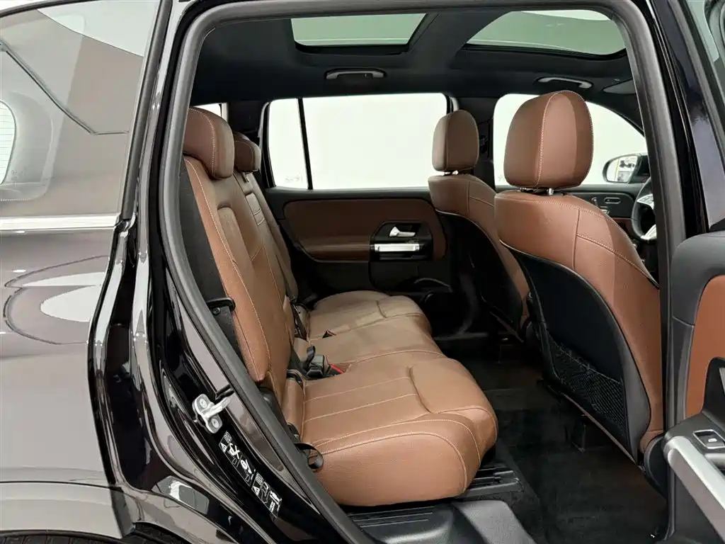 MERCEDES BENZ GLB 2025