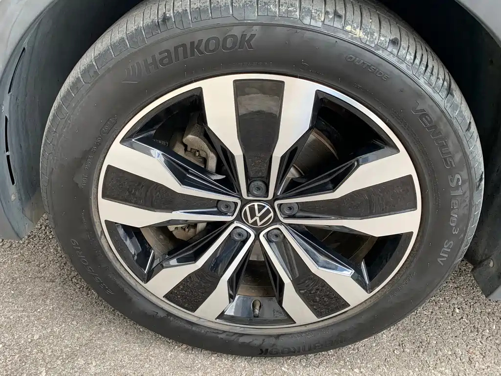 VOLKSWAGEN TIGUAN L 2023