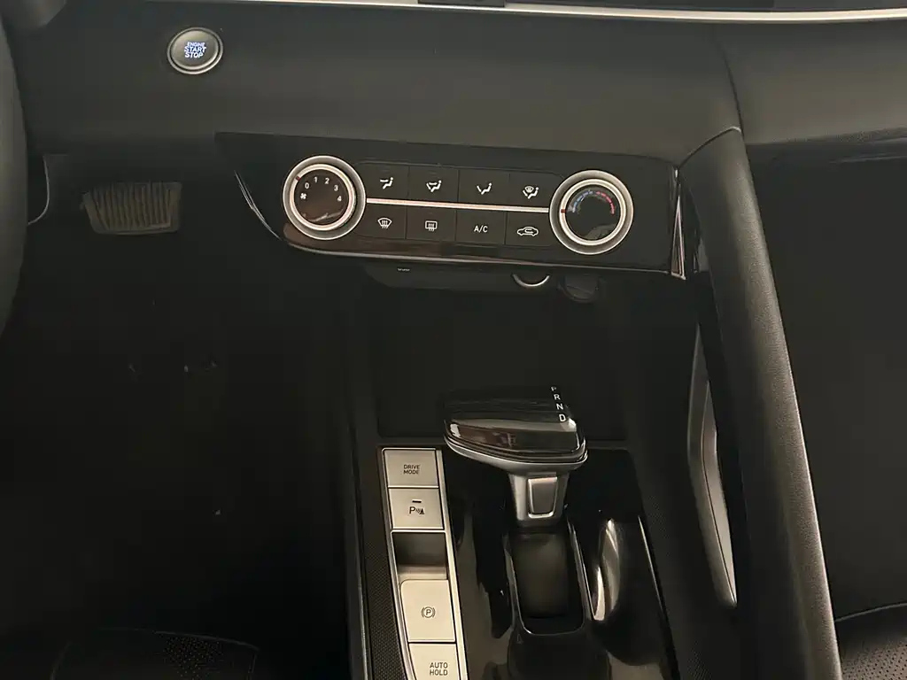 HYUNDAI ELANTRA 2022