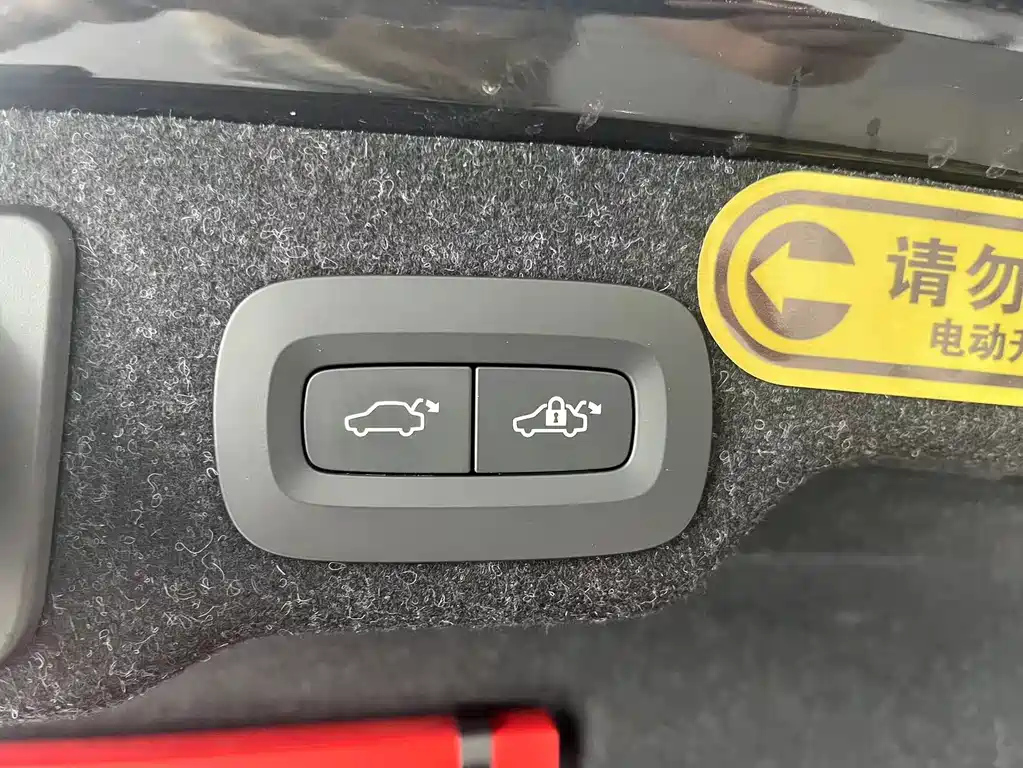 VOLVO S90 2024