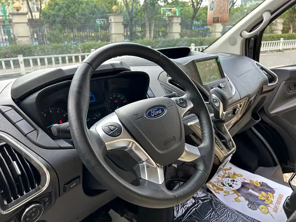 FORD TOUREO 2020
