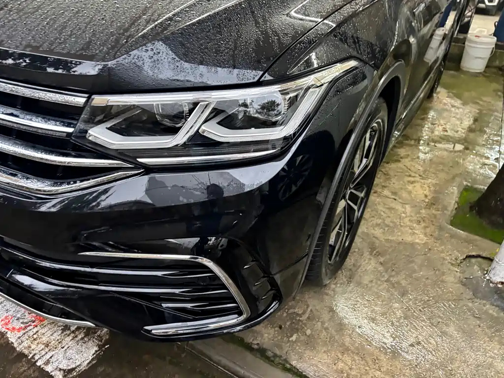 VOLKSWAGEN TIGUAN L 2022