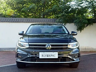 VOLKSWAGEN BORA  2023