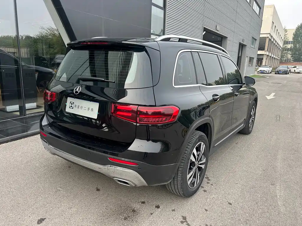 MERCEDES BENZ GLB 2023