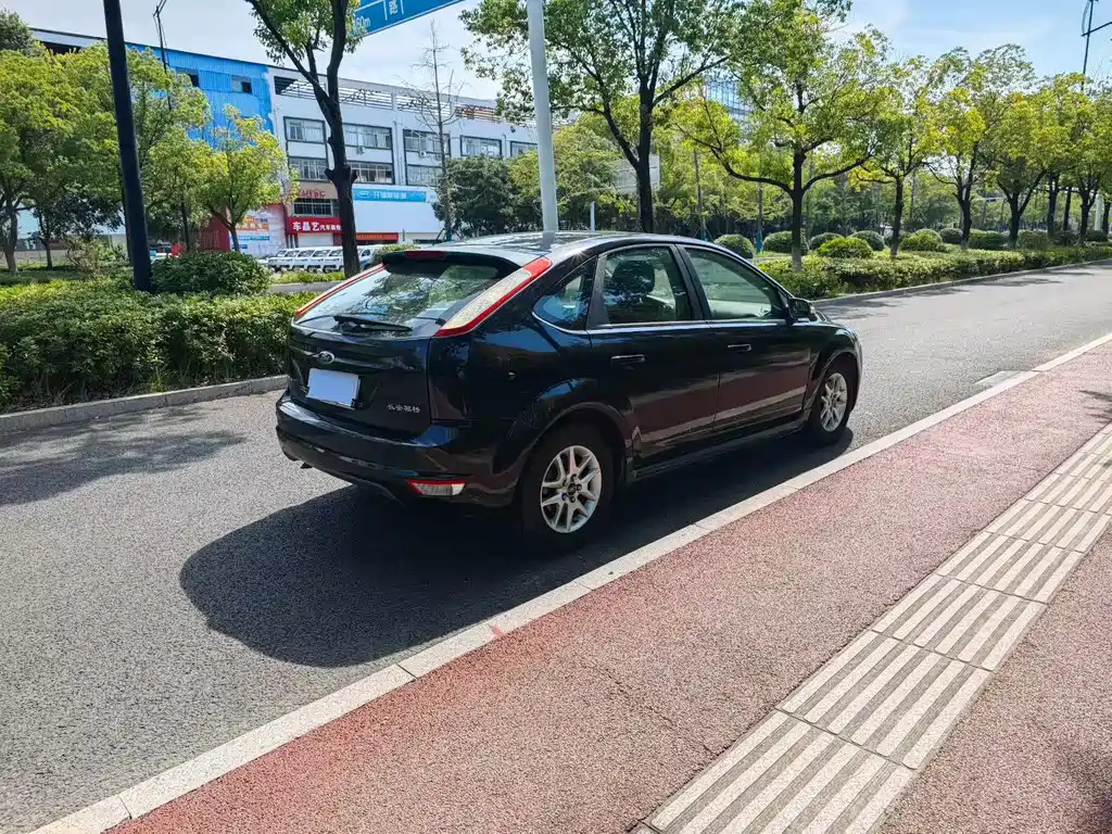 FORD FOCUS 2012