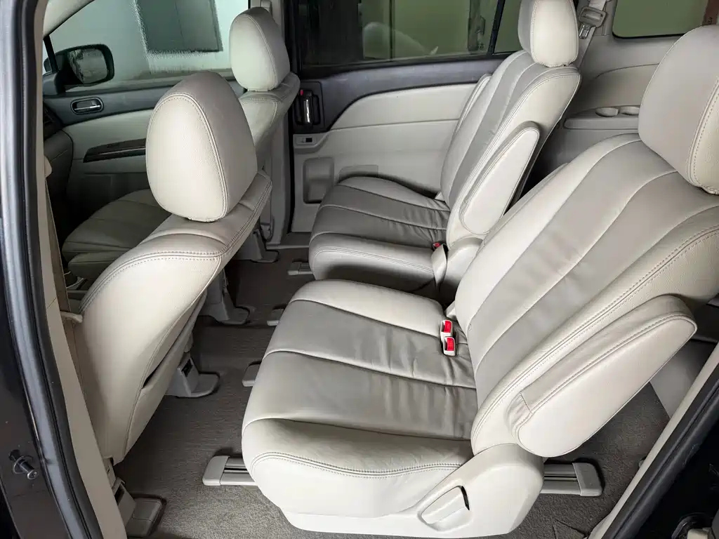 MAZDA 8 2013