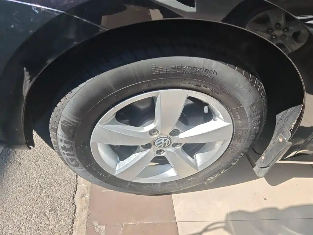 VOLKSWAGEN LAVIDA 2016