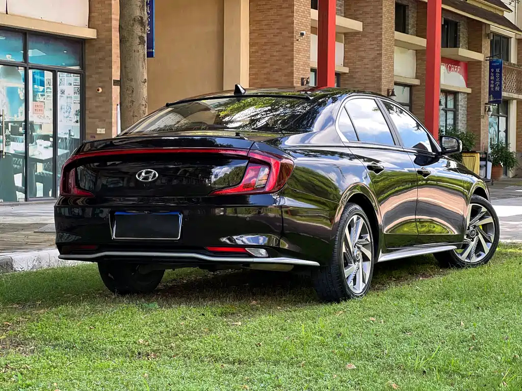 HYUNDAI MISTRA 2021
