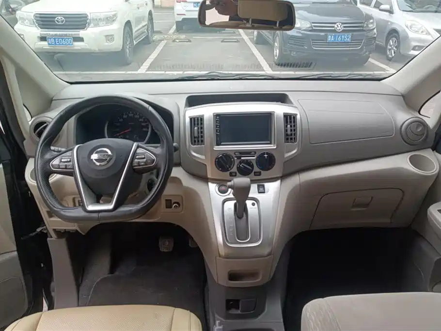 NISSAN NV200 2018