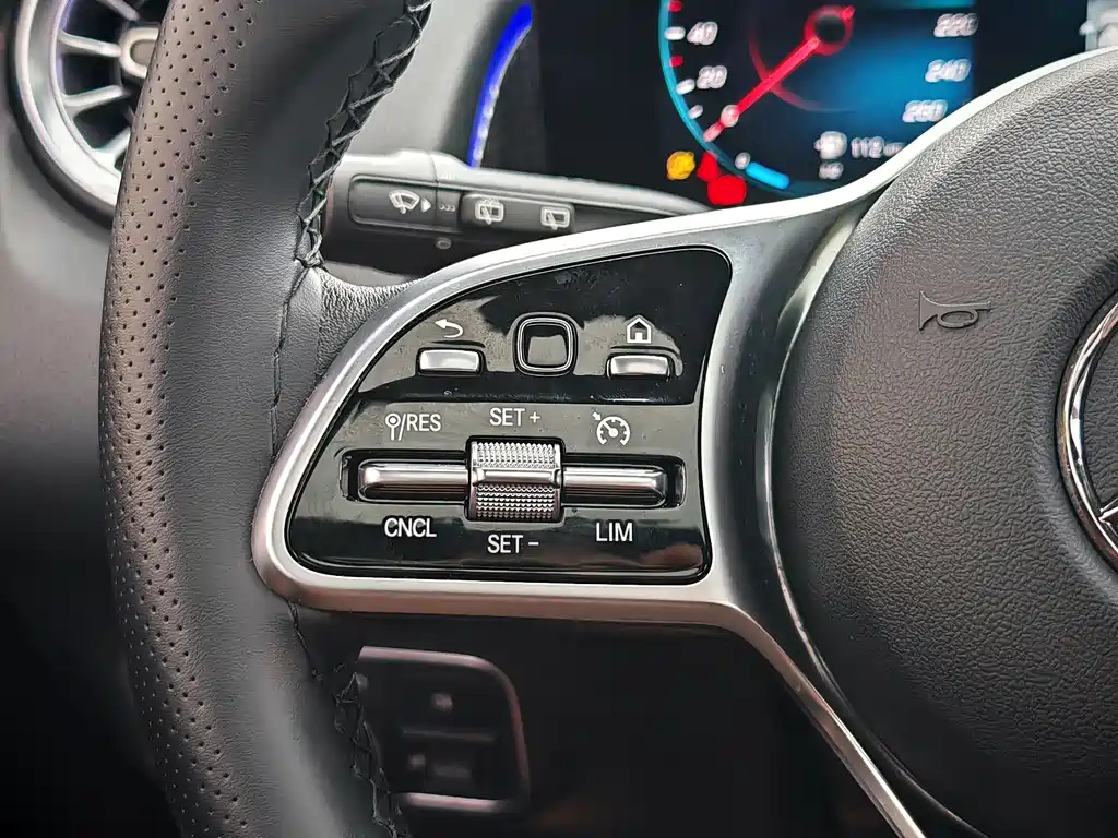 MERCEDES BENZ GLB 2023