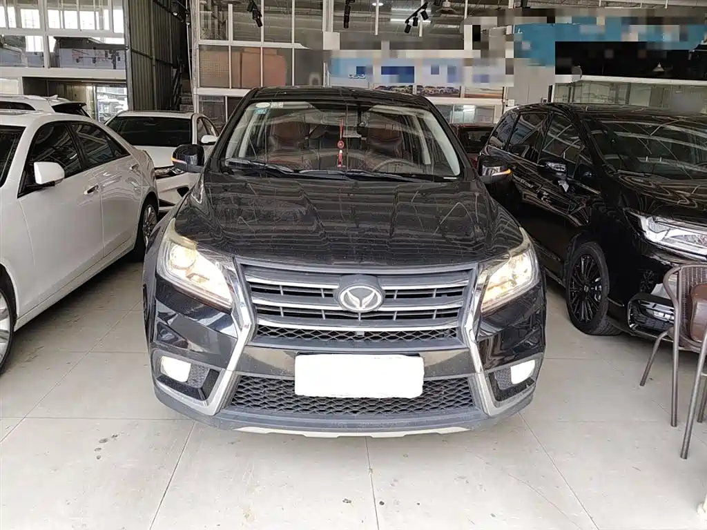BAIC S6 2015