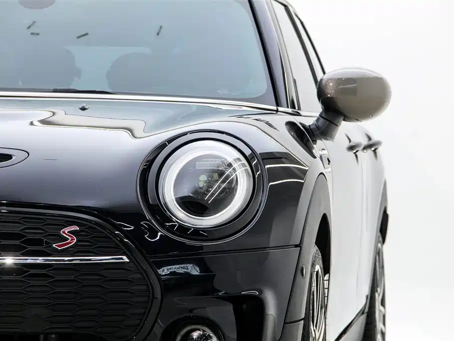 MINI CLUBMAN 2023