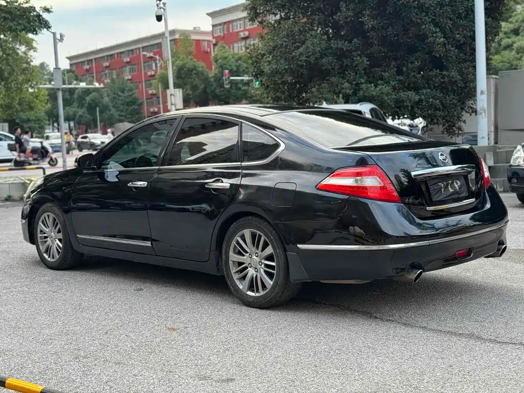 NISSAN TEANA 2011