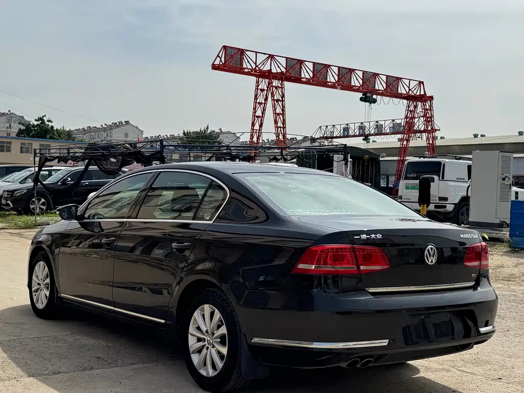 VOLKSWAGEN MAGOTAN 2016