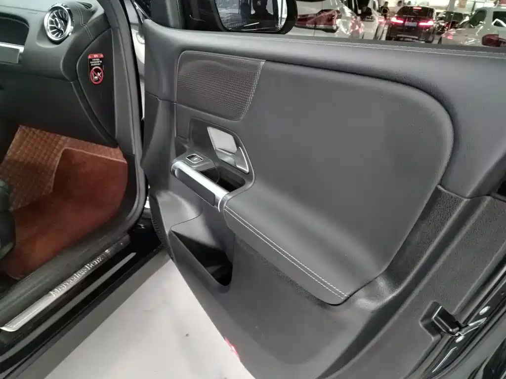 MERCEDES BENZ GLB 2020