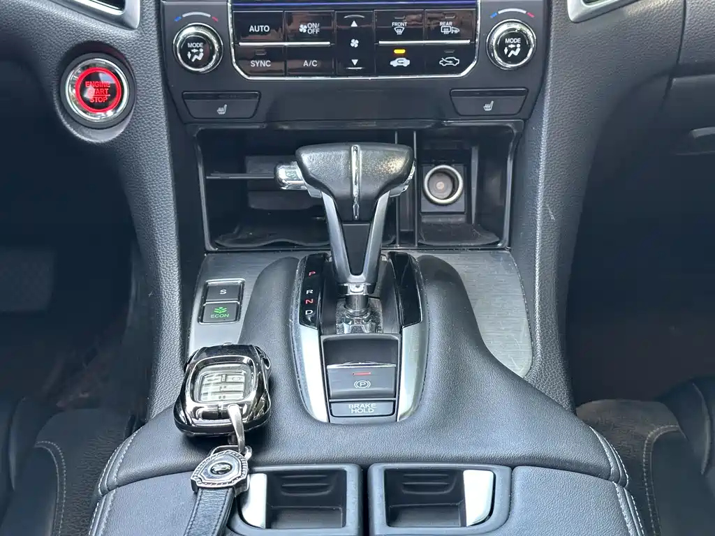 HONDA AVANCIER 2019