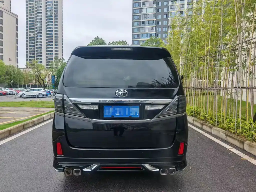 TOYOTA ALPHARD 2012
