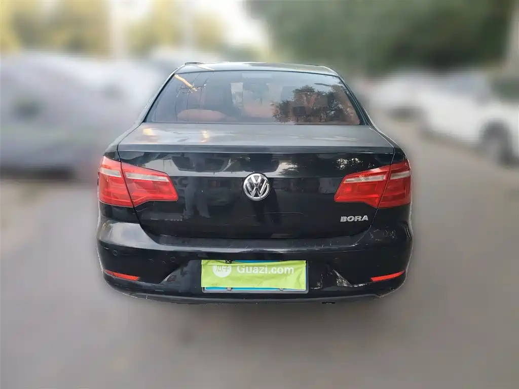 VOLKSWAGEN BORA 2014