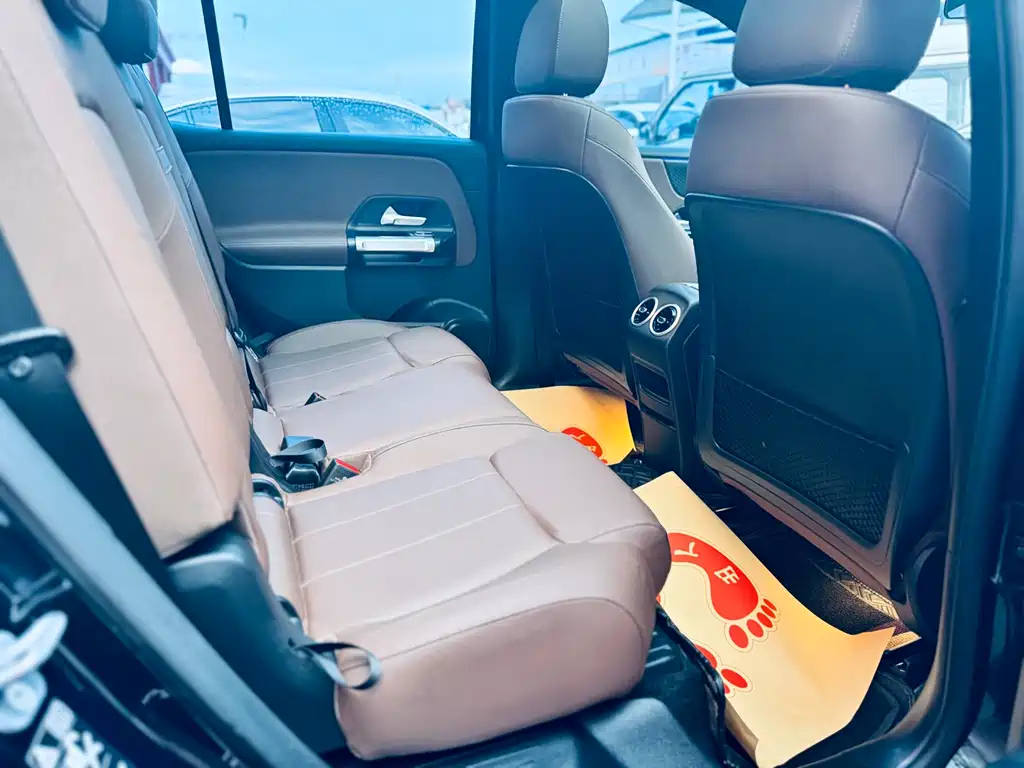 MERCEDES BENZ GLB 2024