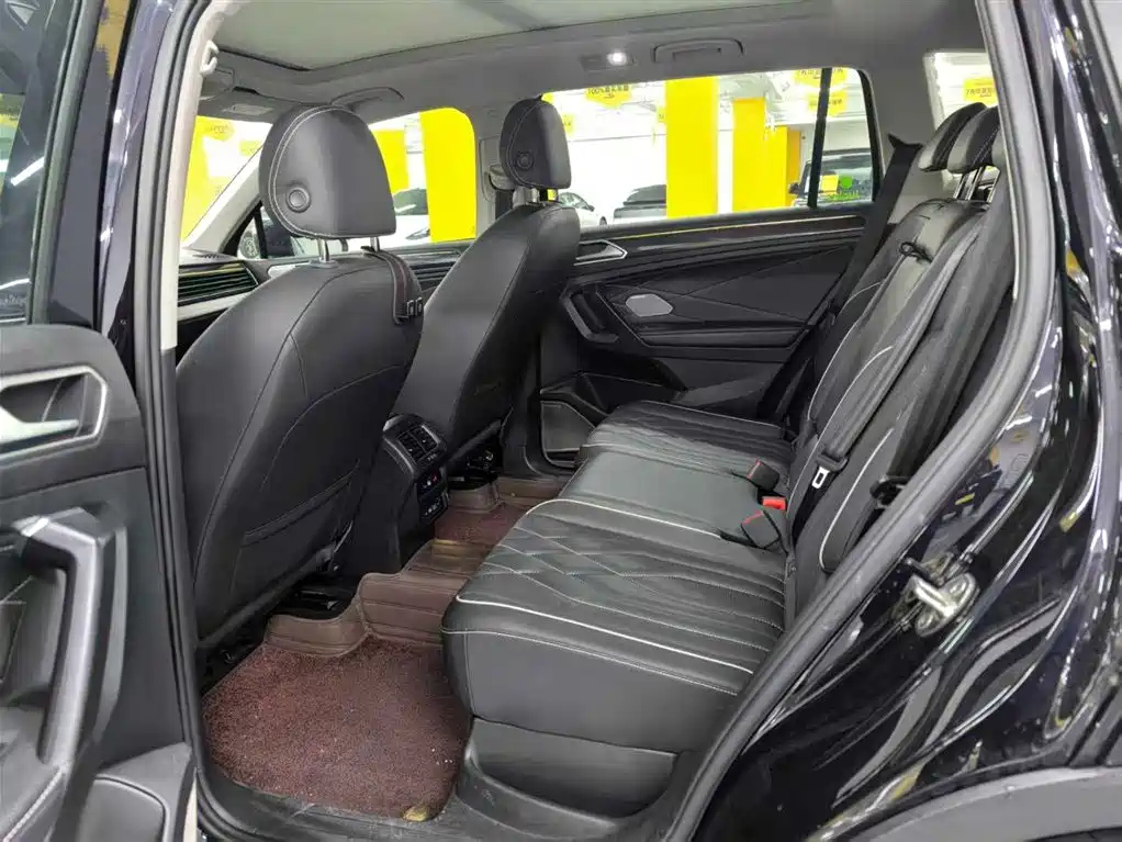 VOLKSWAGEN TIGUAN L 2022