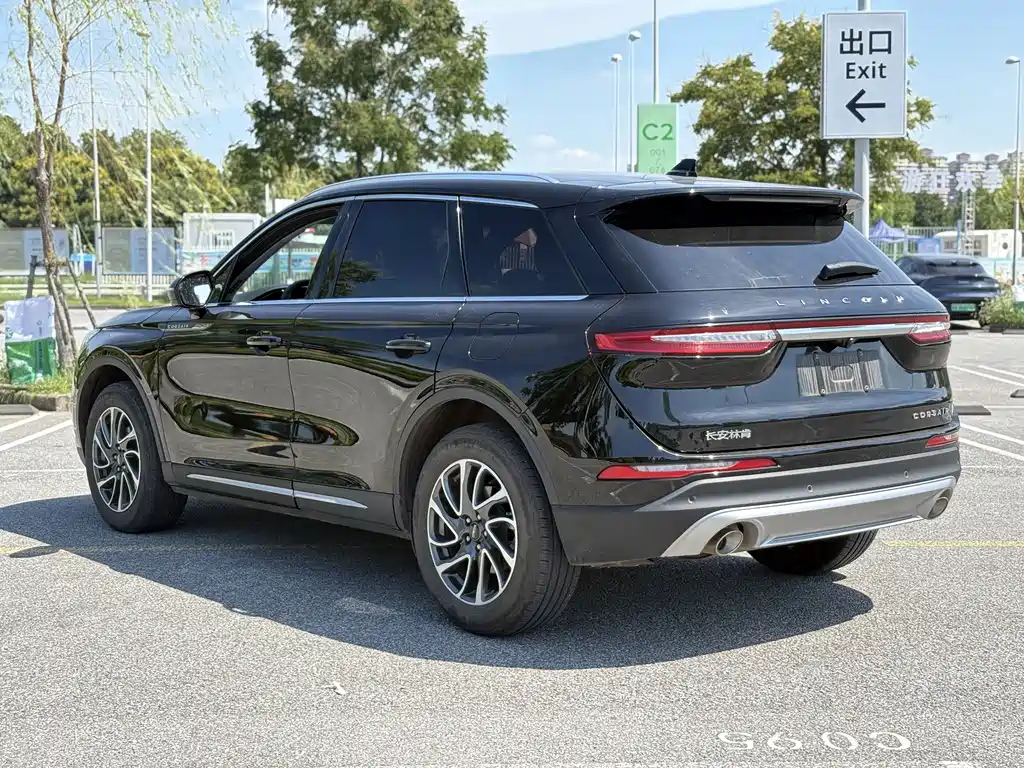 LINCOLN ADVENTURER 2022