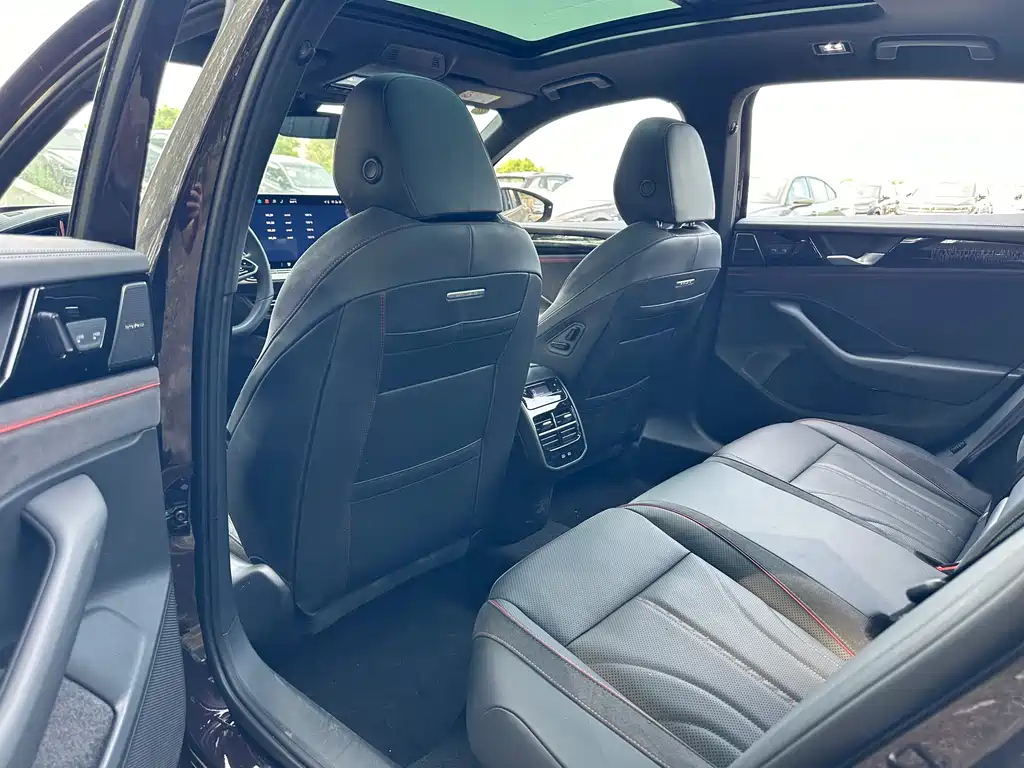 VOLKSWAGEN MAGOTAN 2024