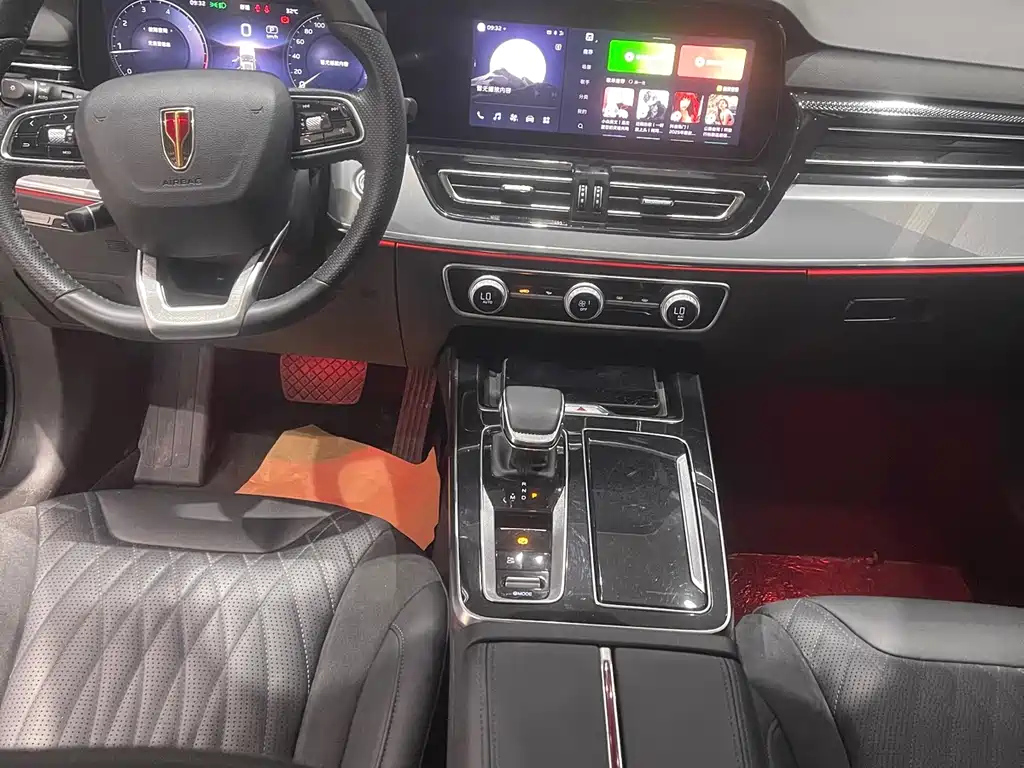 HONGQI HS5 2023