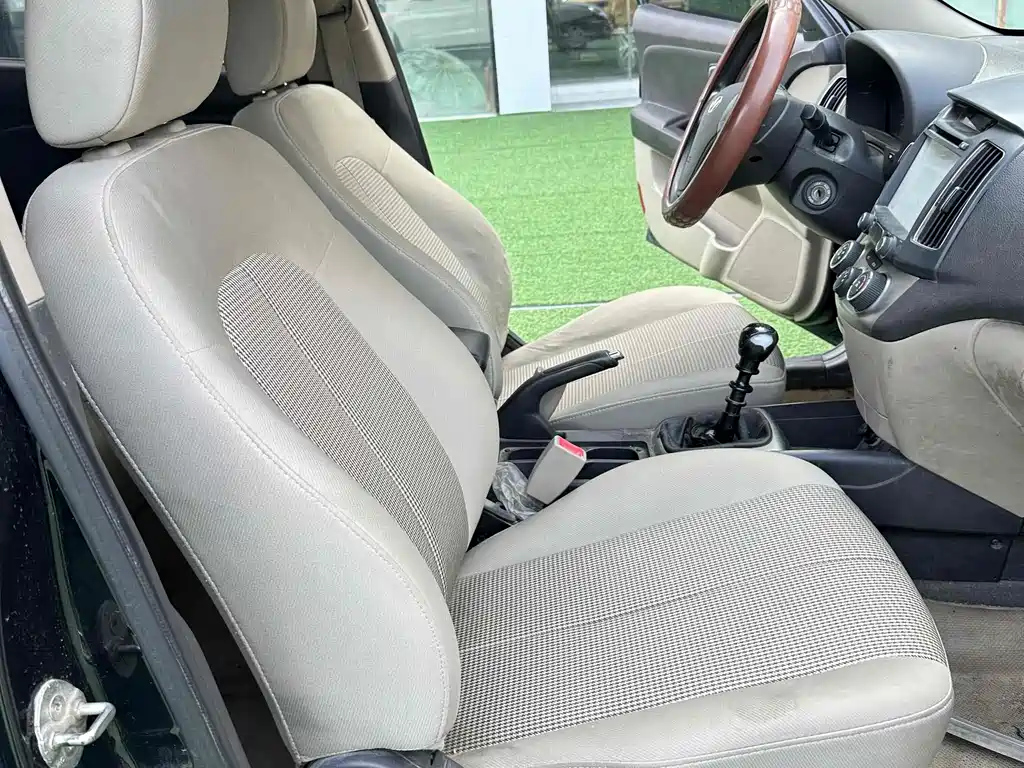 HYUNDAI CELESTA 2011