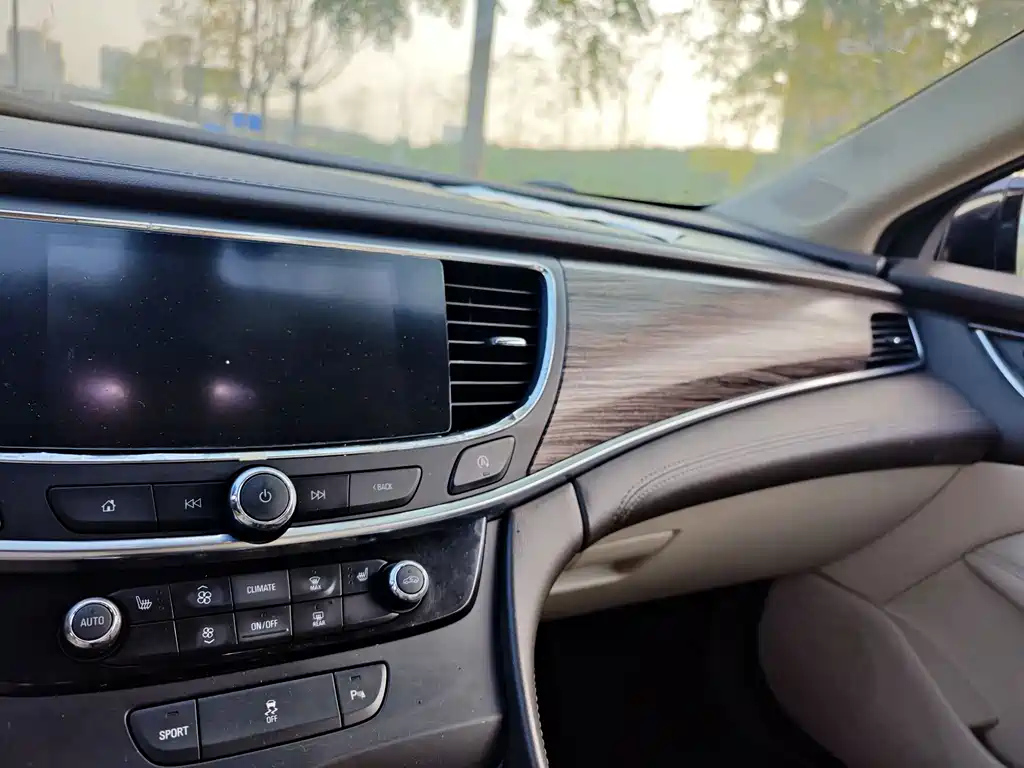 BUICK LACROSSE 2017