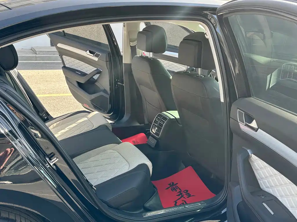 VOLKSWAGEN MAGOTAN 2024