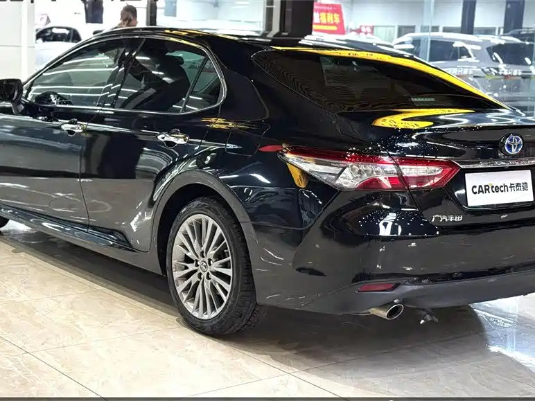 TOYOTA CAMRY 2019