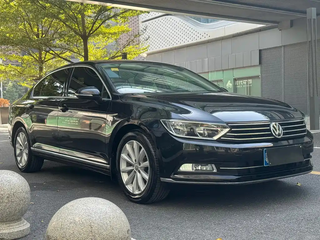 VOLKSWAGEN MAGOTAN 2017