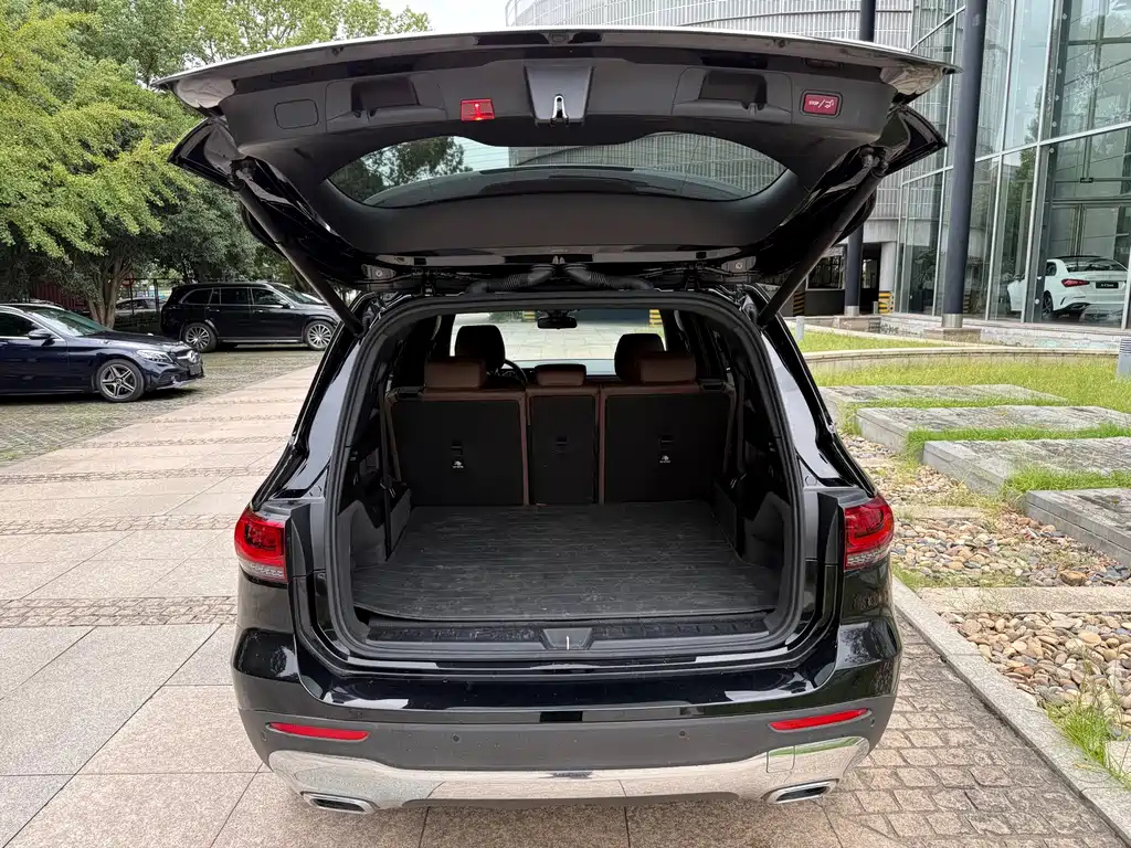 MERCEDES BENZ GLB 2023
