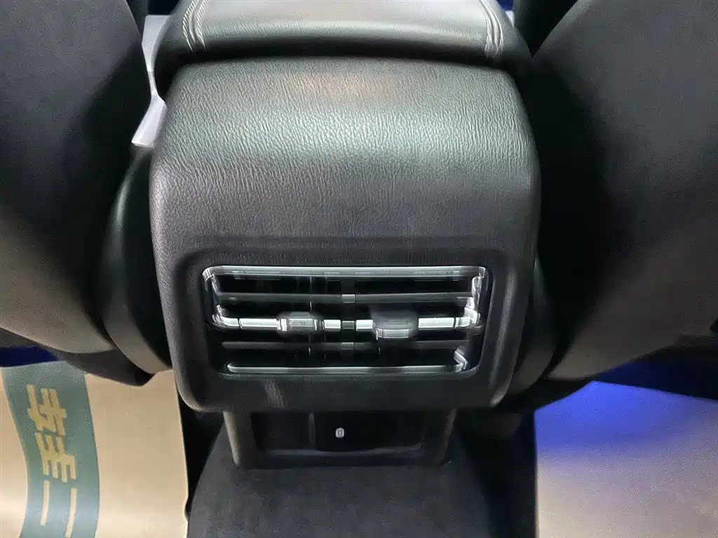 LINCOLN ADVENTURER 2020