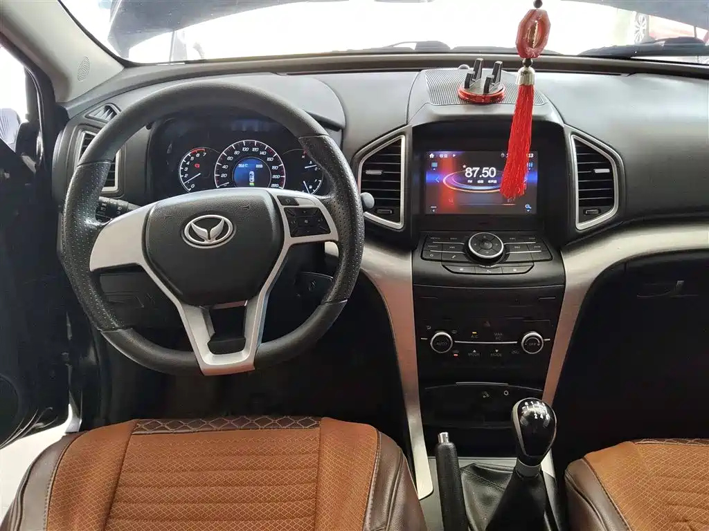 BAIC S6 2015