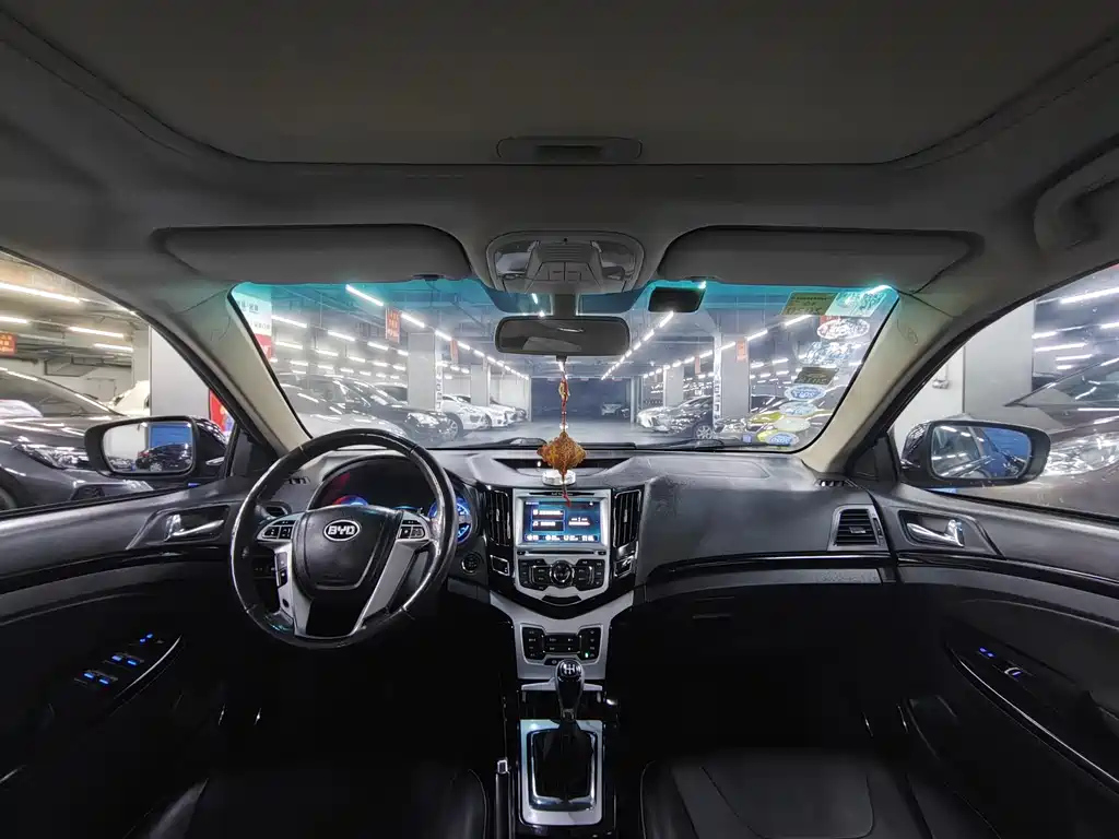 BYD SURUI 2014