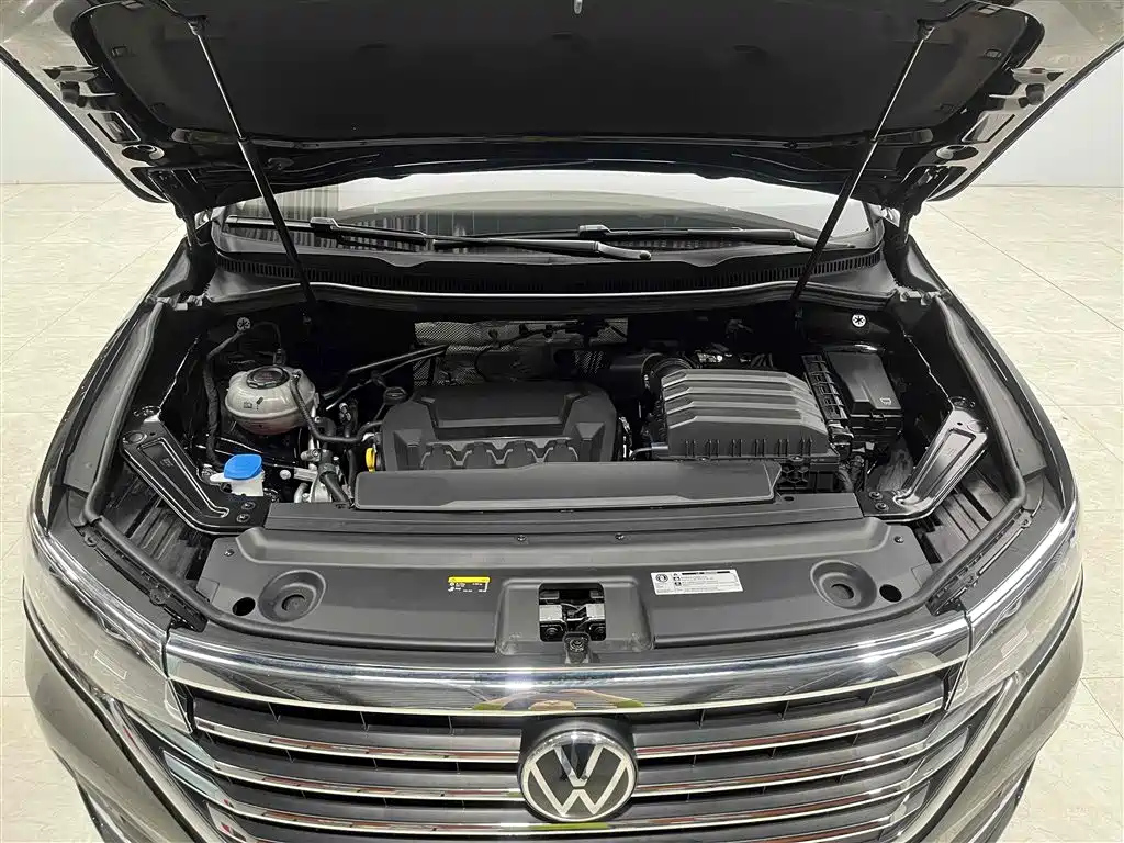 VOLKSWAGEN VILORAN 2024