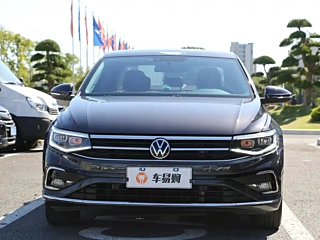 VOLKSWAGEN BORA  2023