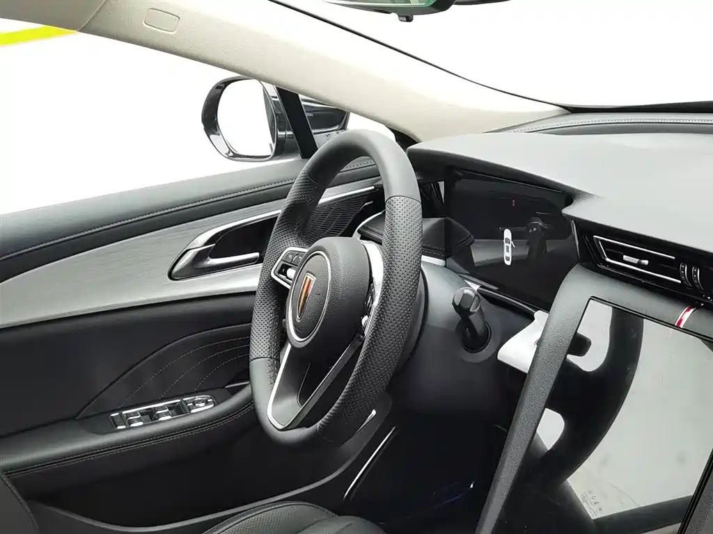 HONGQI H5 PHEV 2025