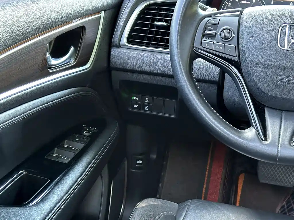 HONDA AVANCIER 2019