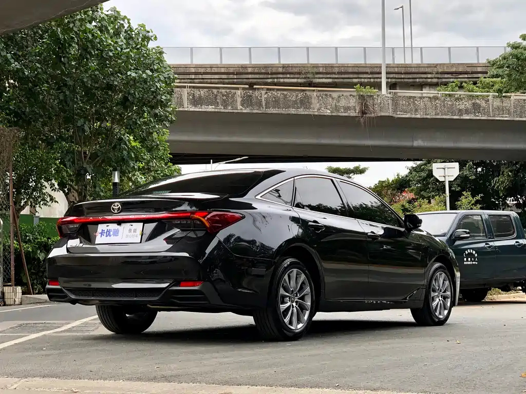 TOYOTA AVALON 2025