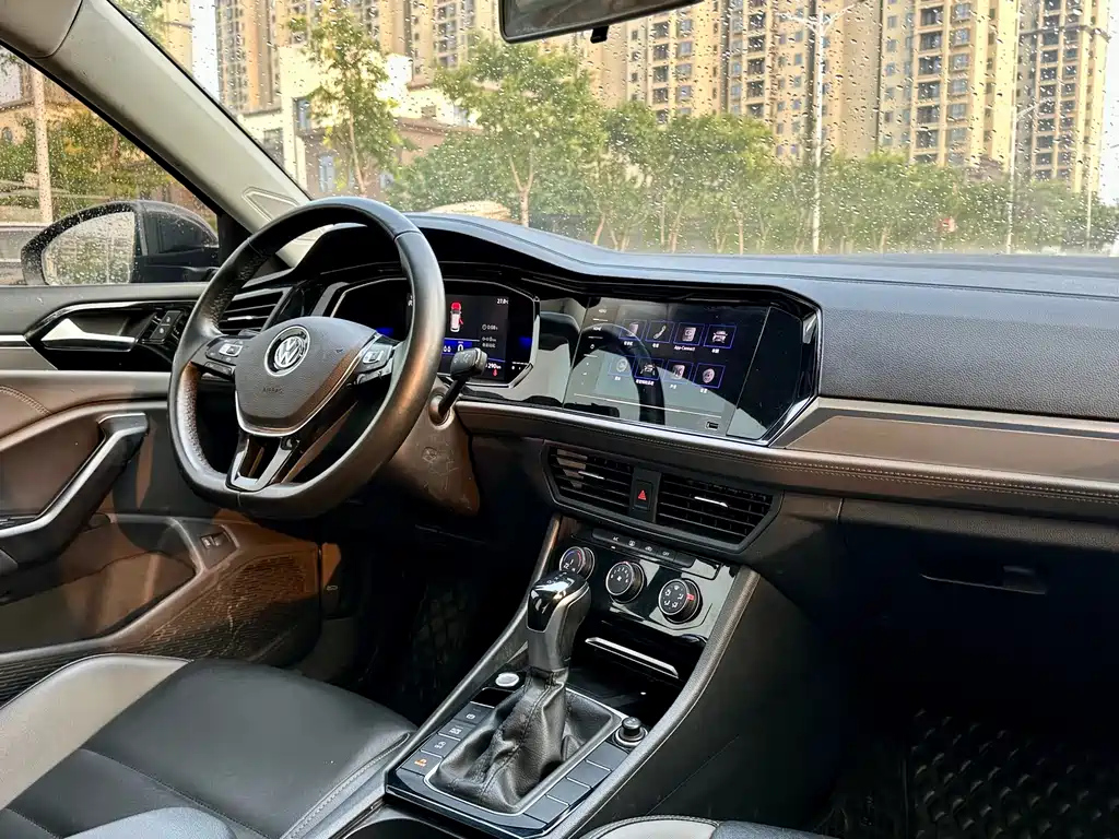VOLKSWAGEN SAGITAR 2021