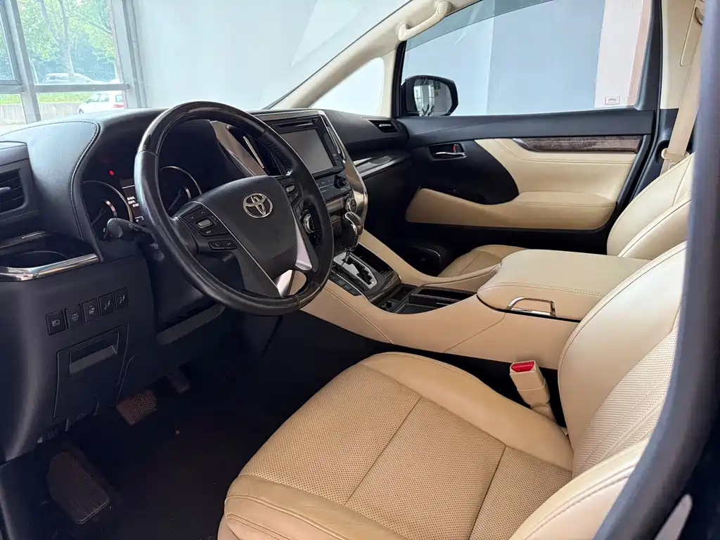 TOYOTA ALPHARD 2018