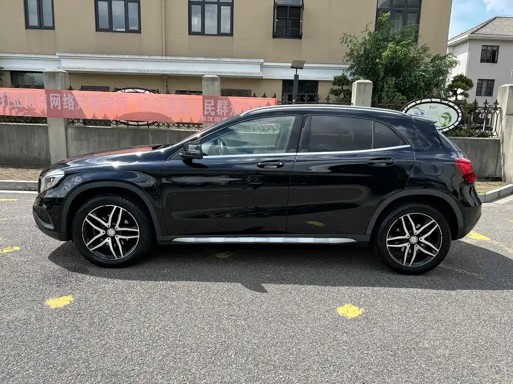 MERCEDES BENZ GLA 2016