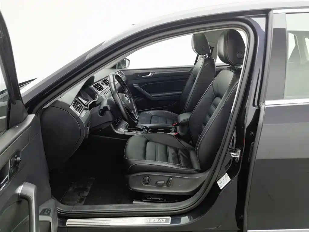 VOLKSWAGEN PASSAT 2018