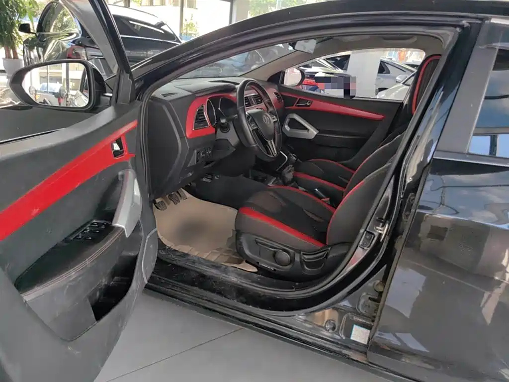 JAC REFINE S2 2015