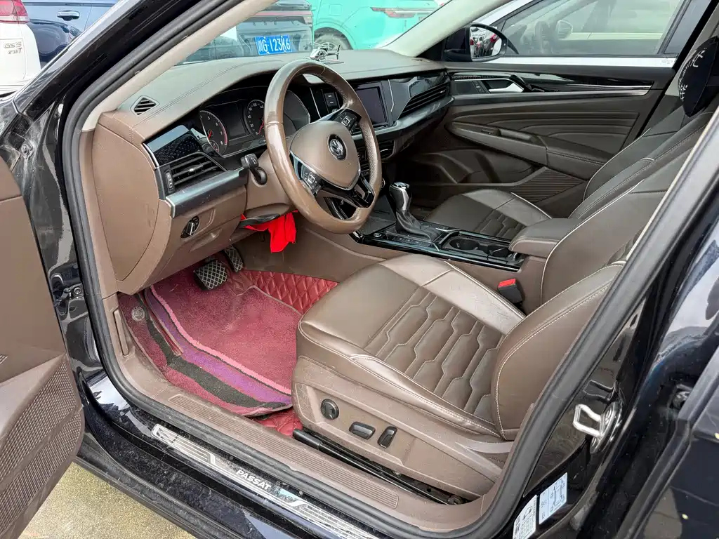 VOLKSWAGEN PASSAT 2019