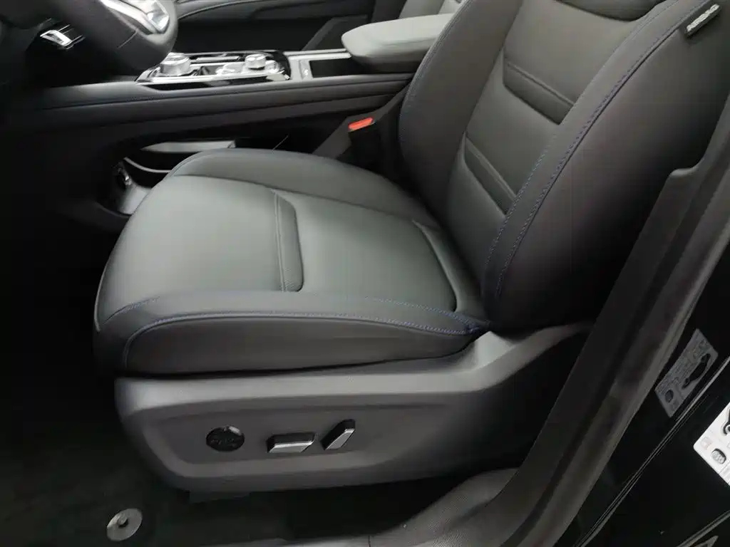 FORD EQUATOR SPORT 2025