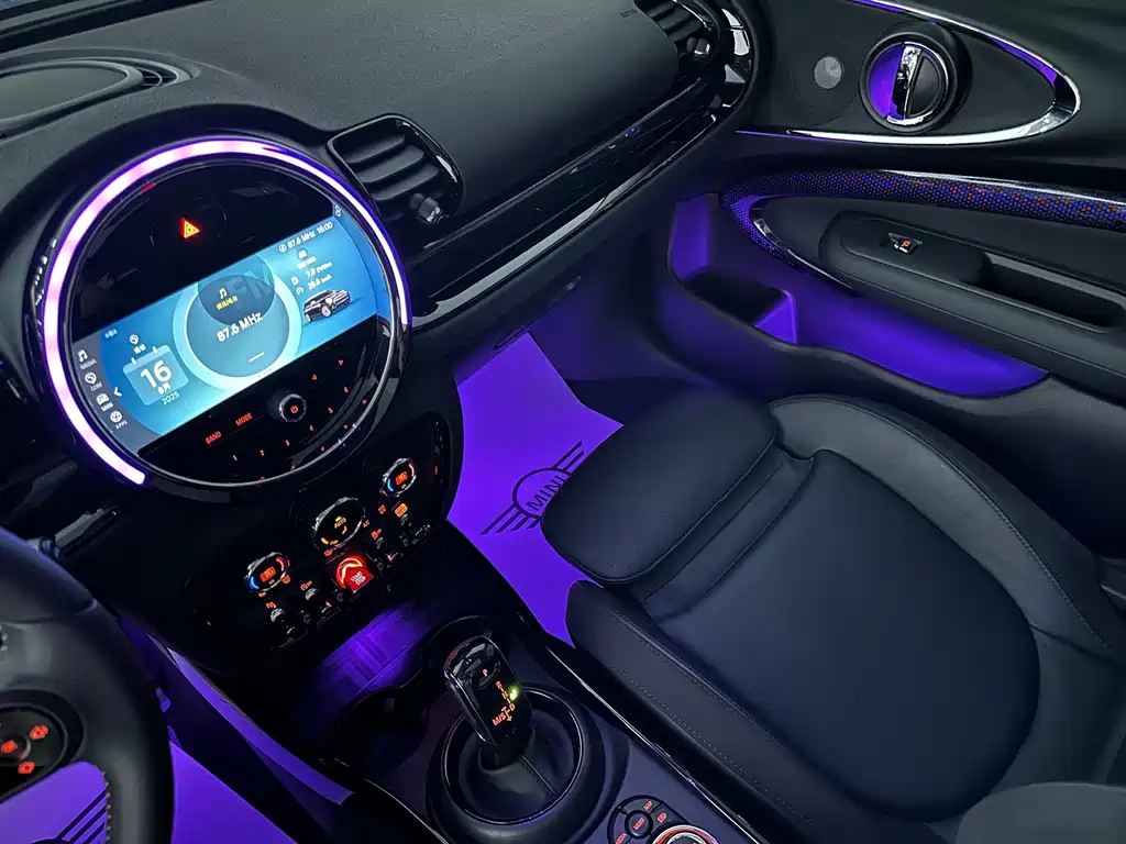 MINI CLUBMAN 2023